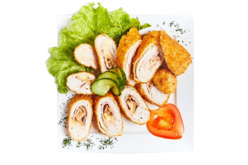 Рулетики из птицы с ветчиной и черносливом